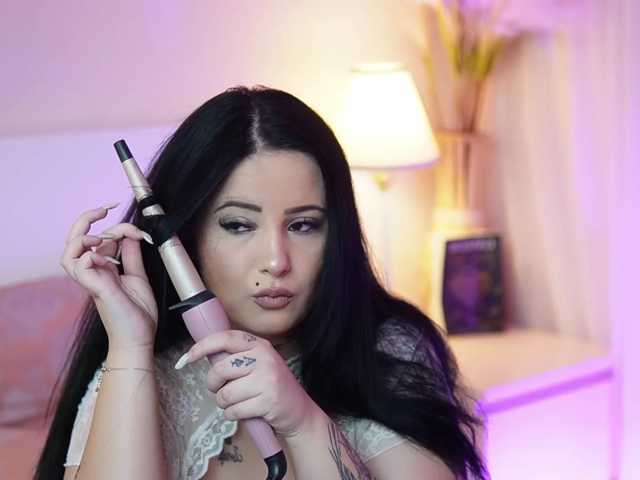 AdelineMoon live cam on BongaCams