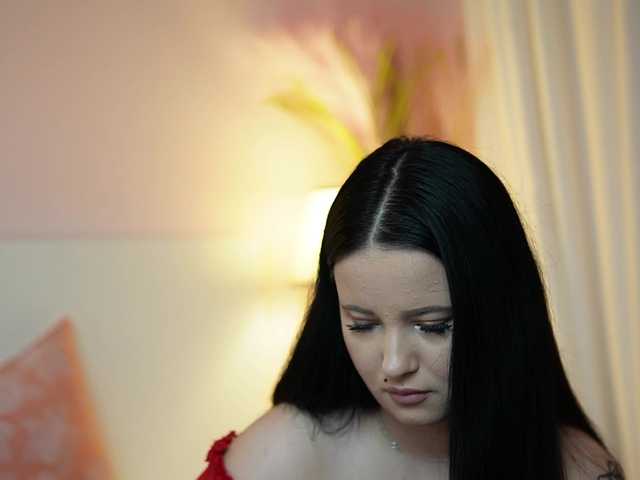 adelinemoon cam belle