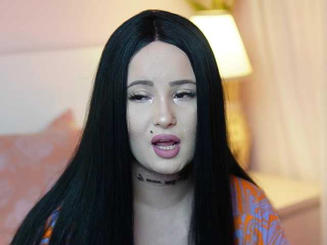 AdelineMoon live cam on BongaCams