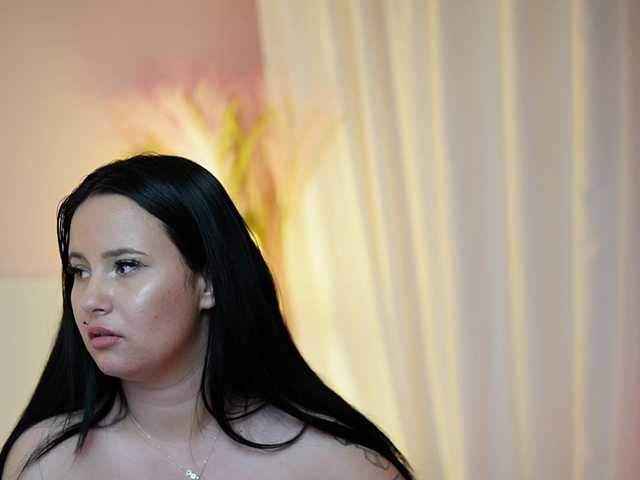 AdelineMoon live cam on BongaCams