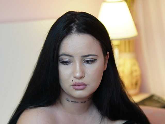 AdelineMoon — live female cam