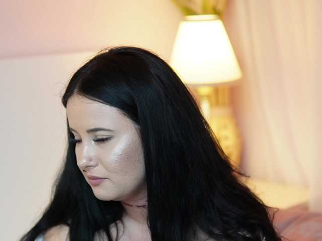 AdelineMoon live cam on BongaCams