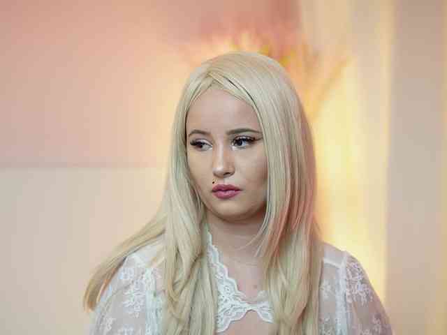 AdelineMoon webcam