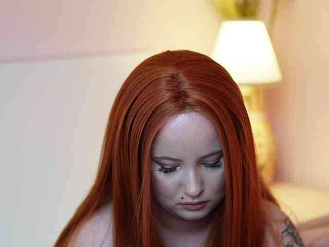 AdelineMoon webcam