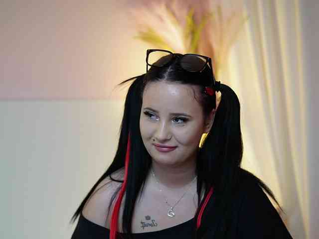AdelineMoon webcam