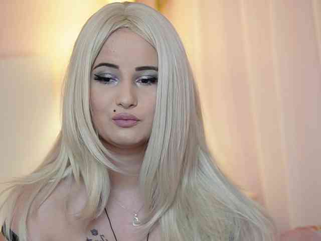AdelineMoon webcam
