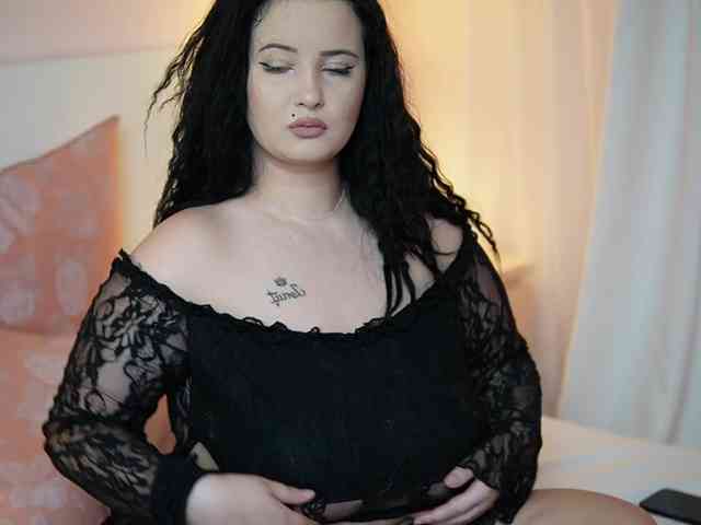 AdelineMoon webcam