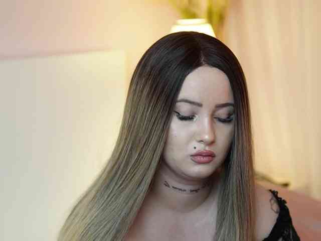 AdelineMoon webcam