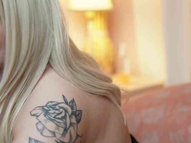 AdelineMoon webcam
