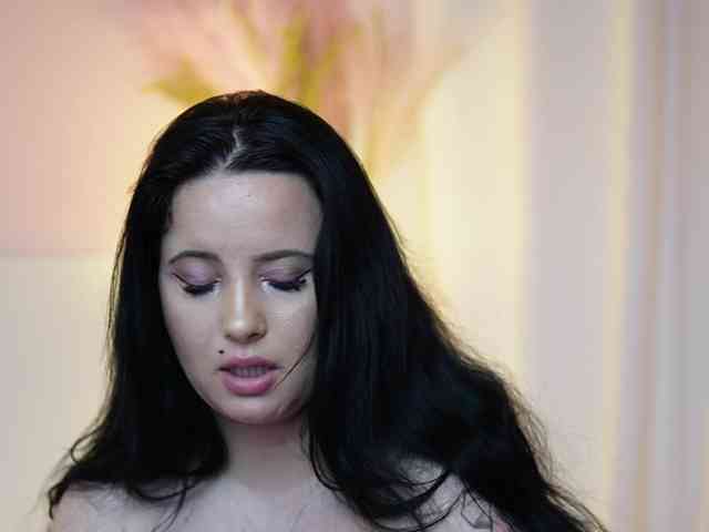 AdelineMoon webcam