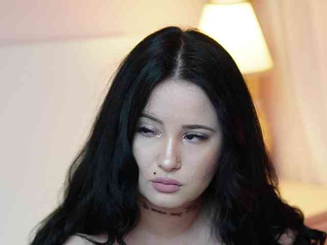 AdelineMoon webcam