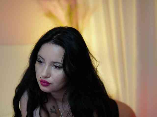 AdelineMoon webcam