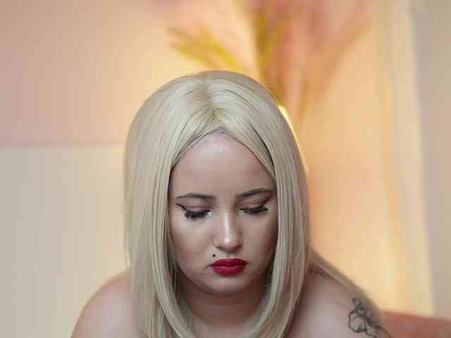 AdelineMoon webcam