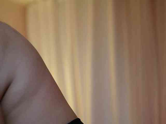 AdelineMoon Live Webcam on BongaCams