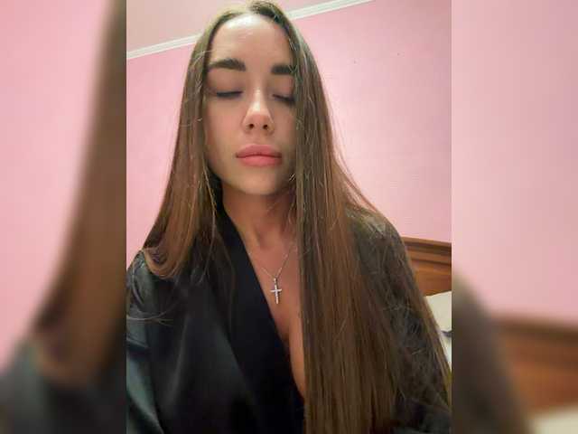le modèle EasyVibe est en webcam porno dans un show sur le site bongacams, il possède les tags suivants: White/Caucasian,Brunette,Shaved