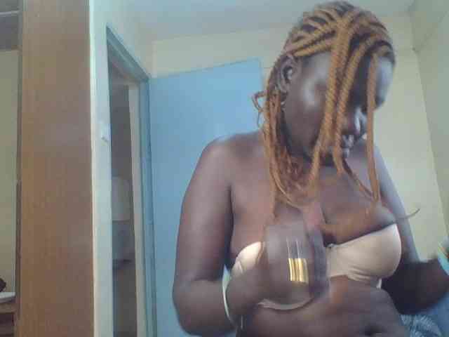 Sexxydaphine1 webcam