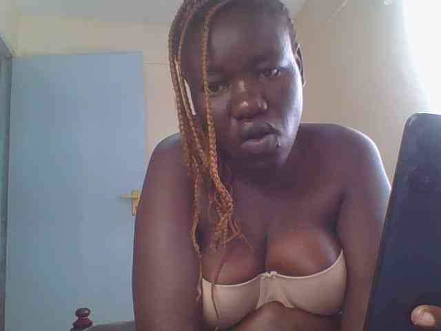 Sexxydaphine1 webcam