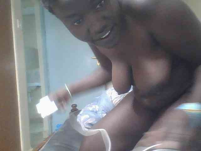 Sexxydaphine1 webcam