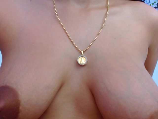 miabrown69 live cam on BongaCams