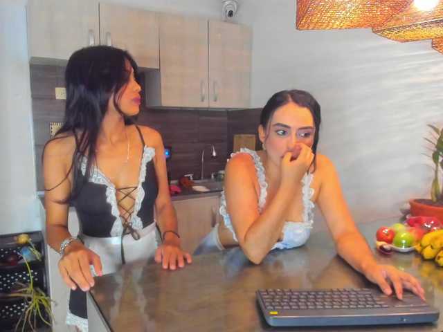 ElizabethAndEliana live cam on BongaCams