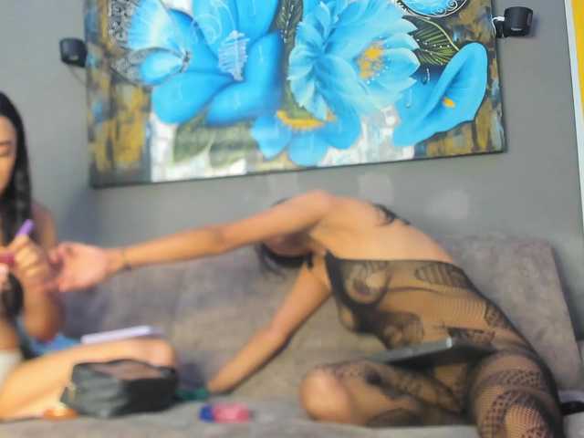 ElizabethAndEliana live cam on BongaCams