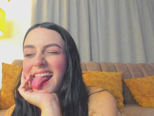 ElizabethAndEliana live cam on BongaCams