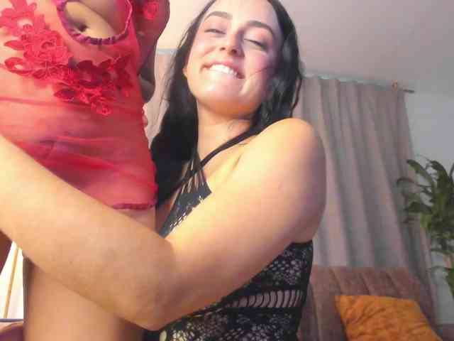 ElizabethAndEliana webcam