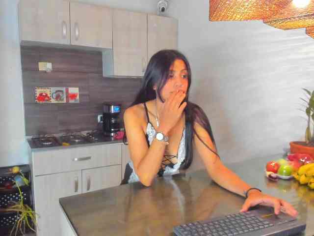 Model: ElizabethAndEliana