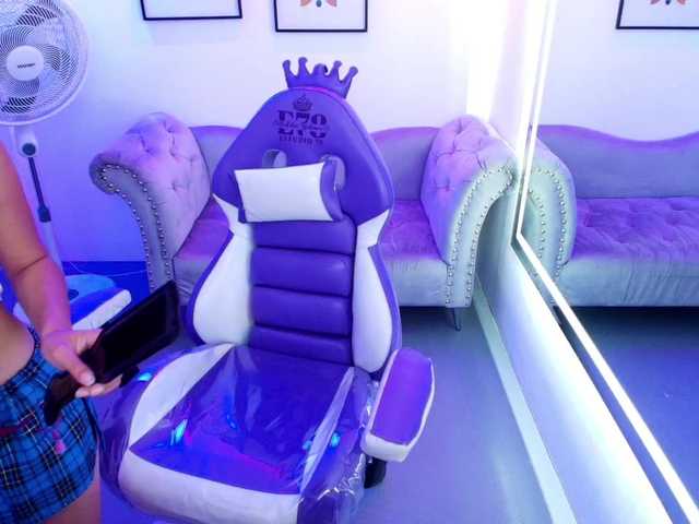 Ariel-doweeen live cam on BongaCams