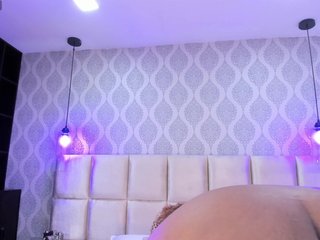 MiaCurly Porn Show