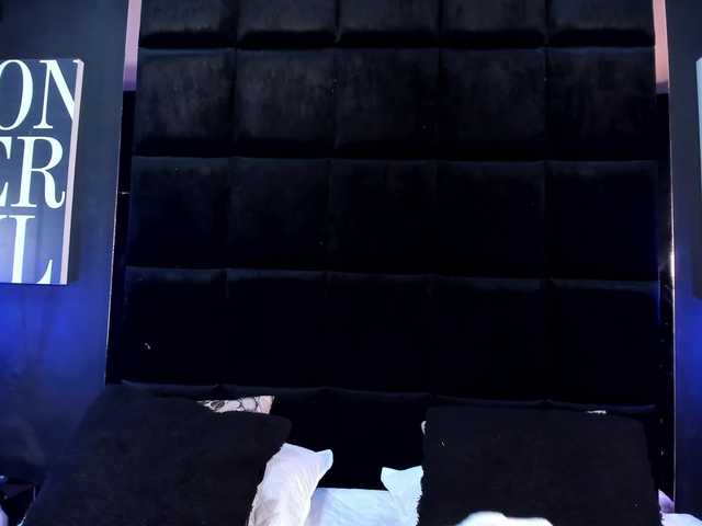 MiaCurly live cam on BongaCams