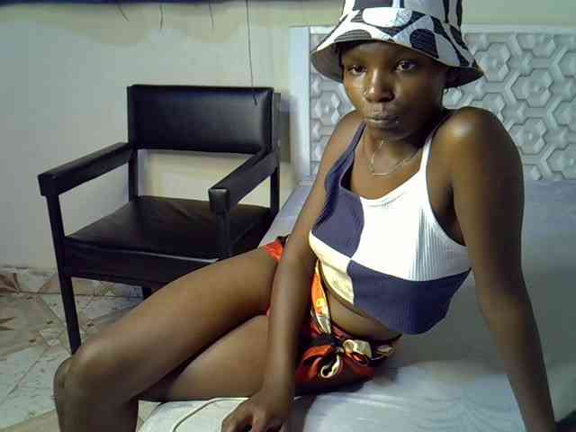 Sexyrose12 webcam