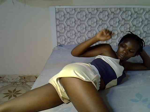Sexyrose12 webcam