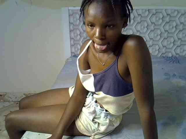 Sexyrose12 webcam