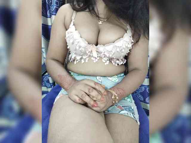 Tapur- live female cam on bongacams
