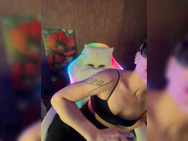 Eva666666 webcam