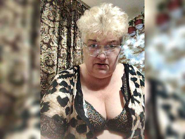 -nikol- cam belle