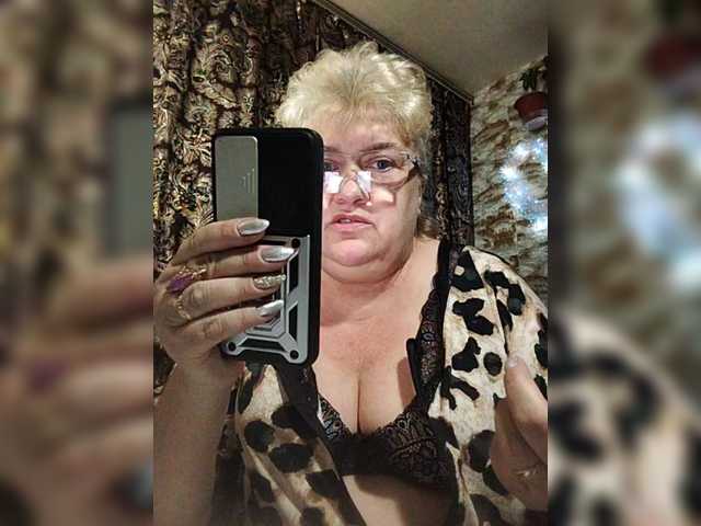 -nikol- cam belle