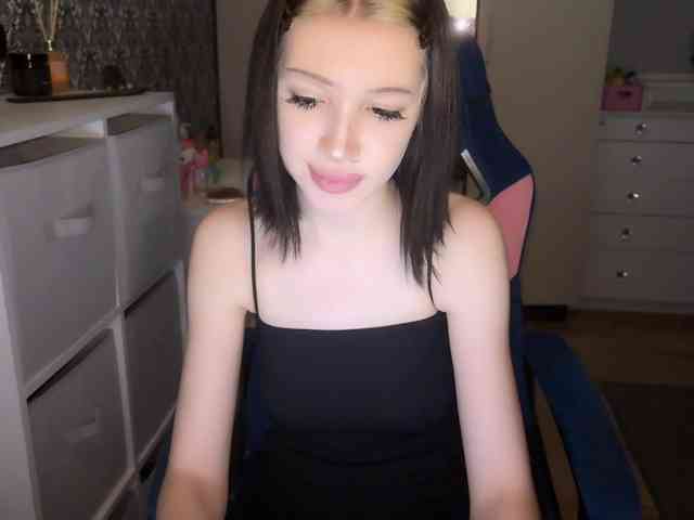 EazyLove156 Live Webcam on BongaCams