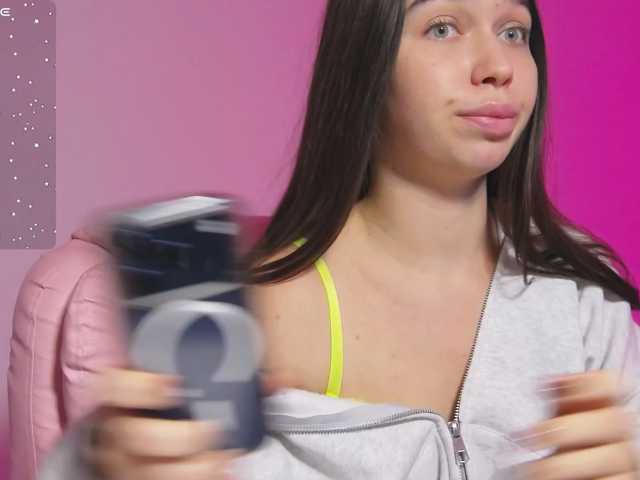 ArianaHotAriana