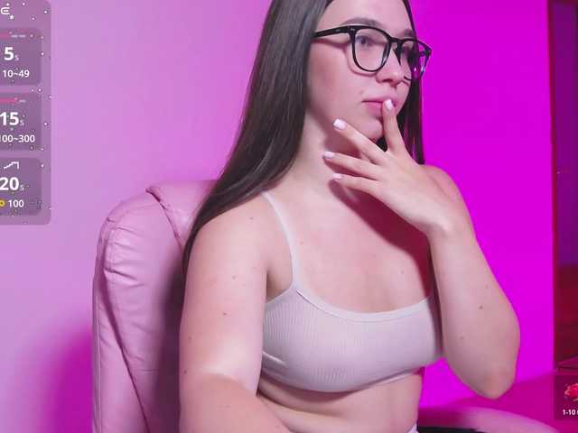 ArianaHotAriana live cam on BongaCams