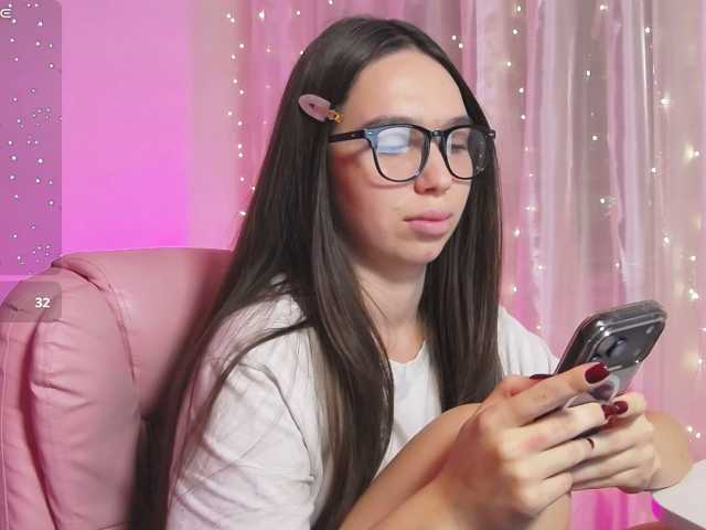 ArianaHotAriana live cam preview