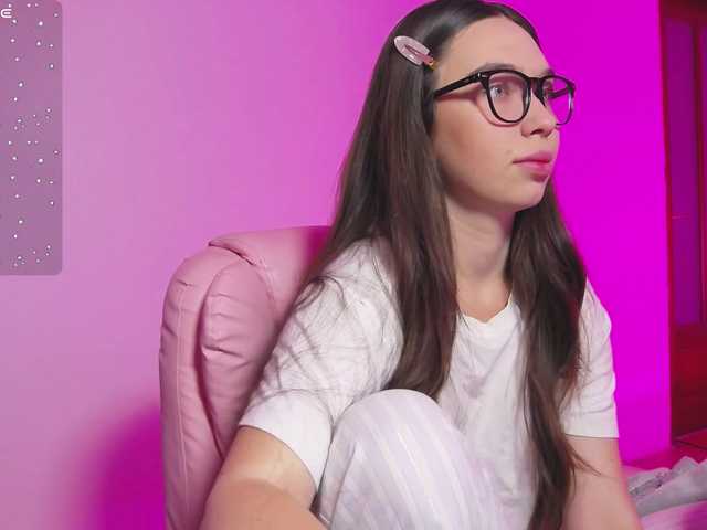 ArianaHotAriana live cam on BongaCams