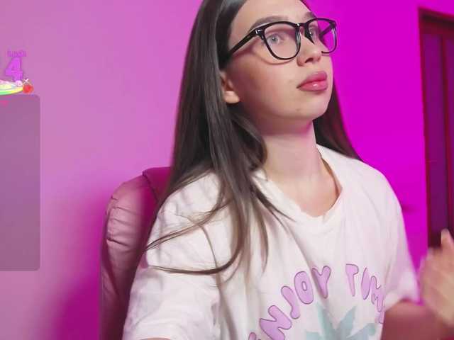 ArianaHotAriana live cam on BongaCams