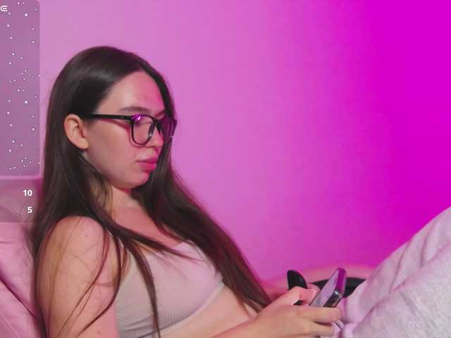 ArianaHotAriana live webcam show