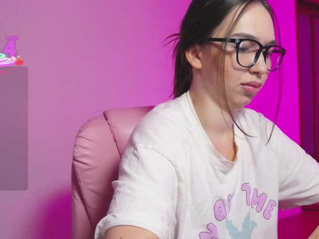 ArianaHotAriana