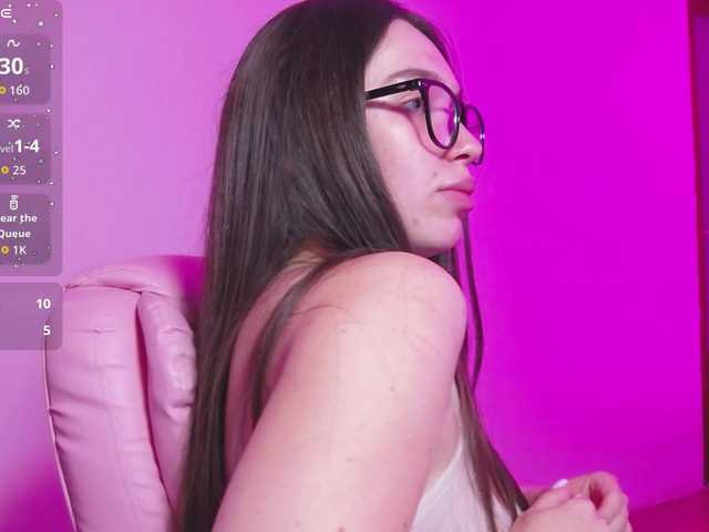 ArianaHotAriana live cam on BongaCams