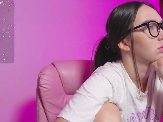 ArianaHotAriana live cam on BongaCams
