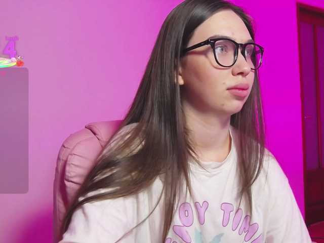ArianaHotAriana