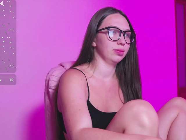 ArianaHotAriana live cam on BongaCams
